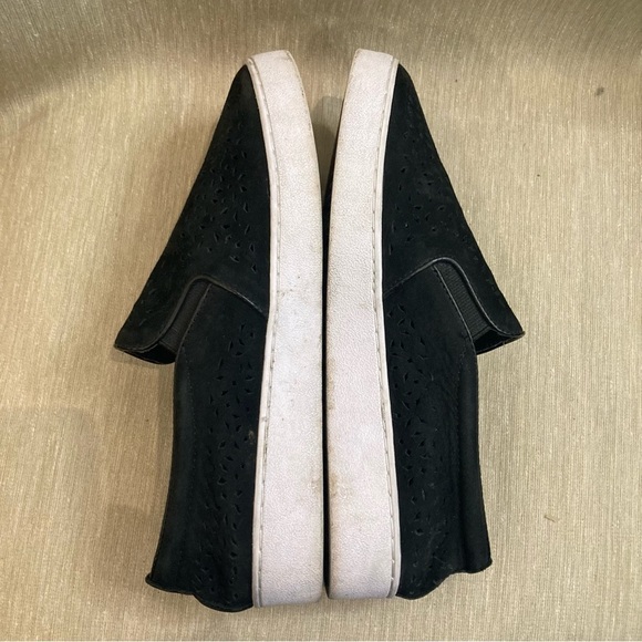 VIONIC Sz 7.5 Perforated Leather Rubber Chunky Soles Slip On Slides Shoes - Picture 6 of 11